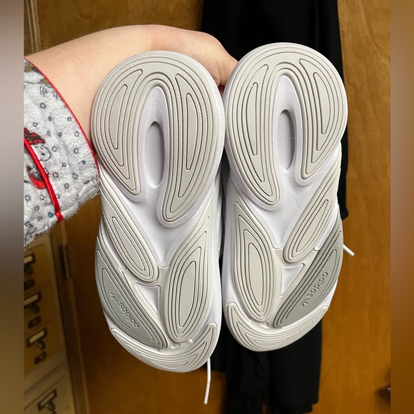 NWT Adidas Ozelia Women’s Shoe - Picture 5 of 6
